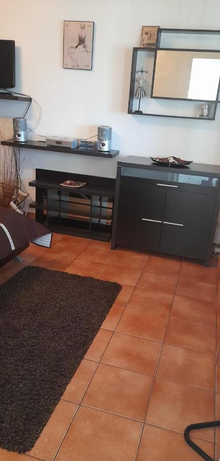 Апартаменты Apartament Bety Sea Front Костинешти Экстерьер фото