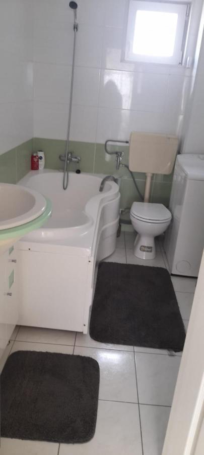 Апартаменты Apartament Bety Sea Front Костинешти Экстерьер фото